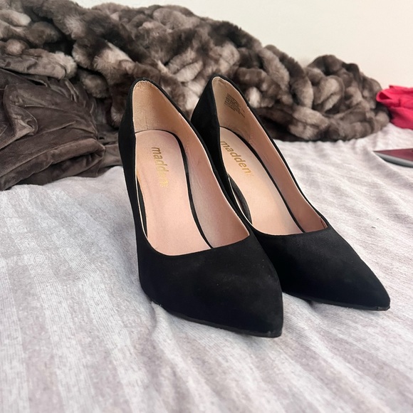 Madden NYC Black High Heels - Picture 3 of 6